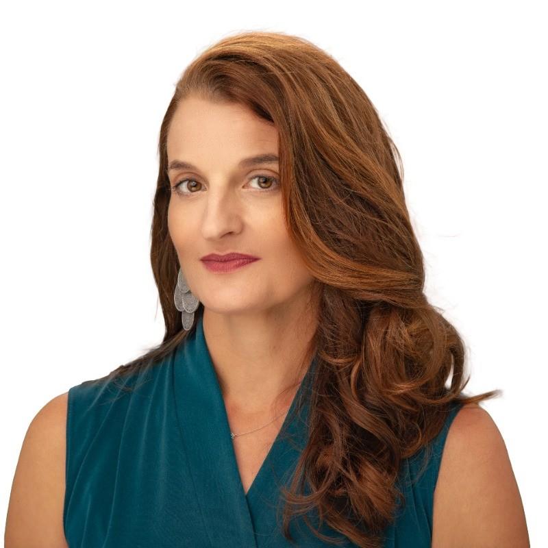 Amy Lanzi Headshot